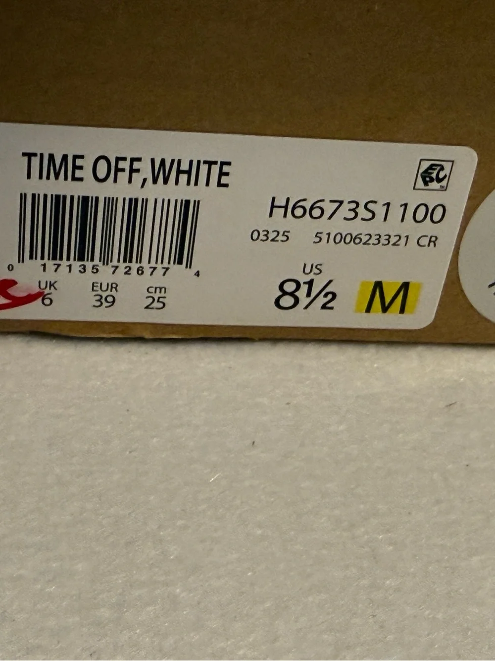 Dr Scholls Women’s Time Off Sneaker. White Faux Leather. 8.5 Medium